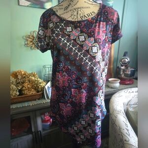 💲Honey & Lace Stretch Oakland Tee NWT sz Small